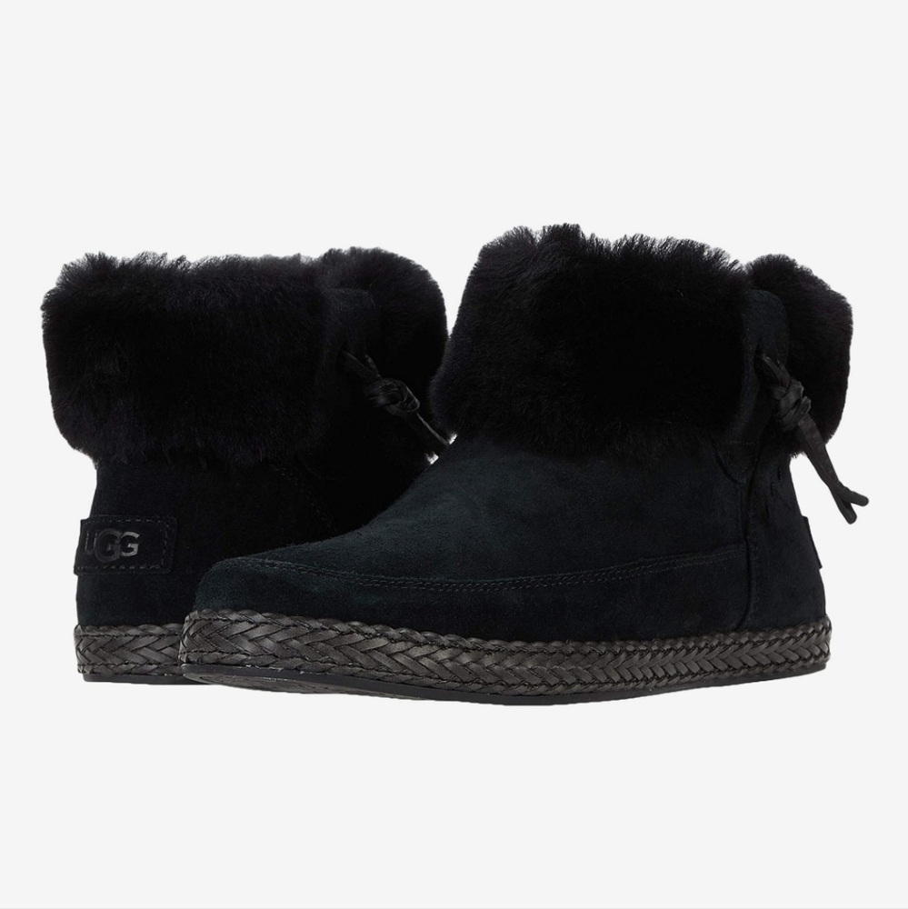 UGG Elowen moccasin style boot size 7.5